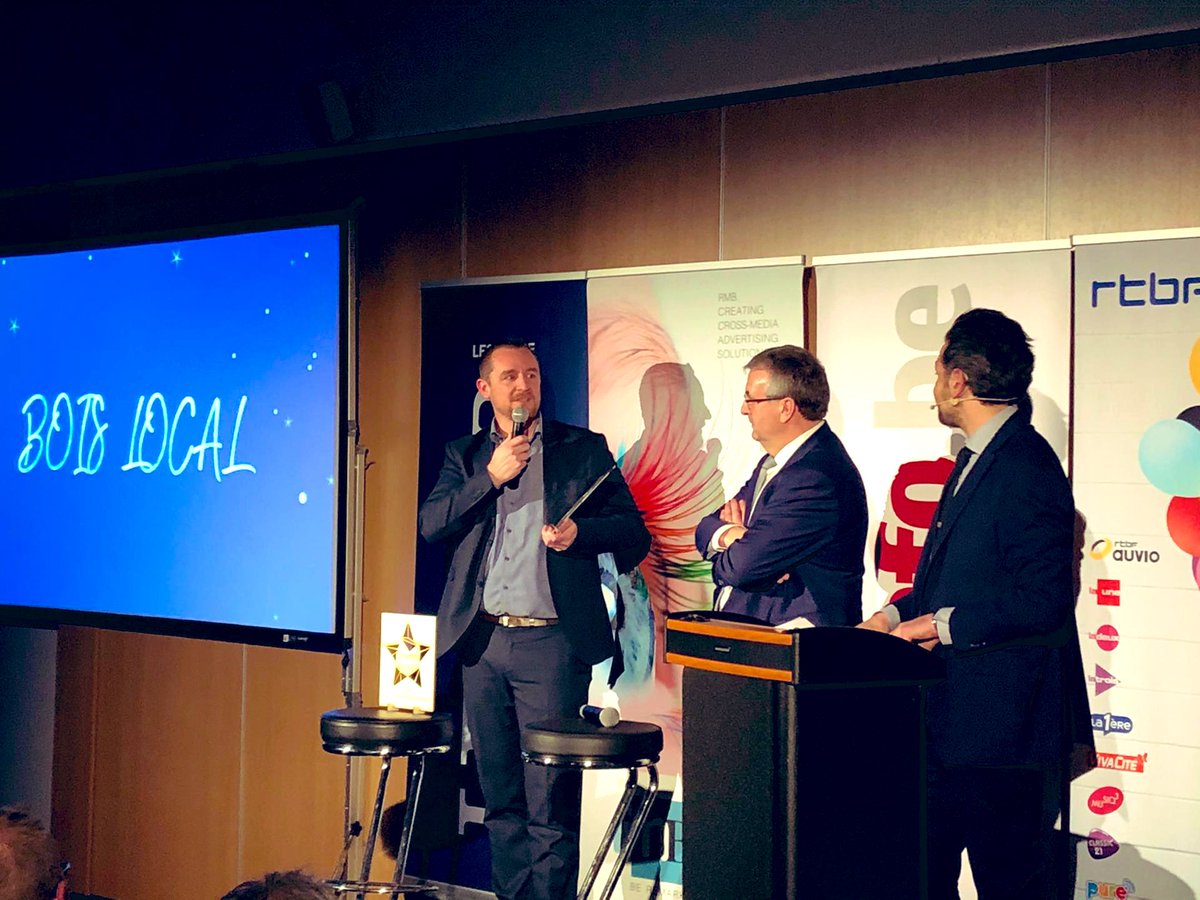 PYJeholet's tweet photo. Les Awards de la #Communication publique @WbCom récompensent des opérations de communication menées par un #service où une administration publique #francophone. Je suis heureux de remettre ce soir le Grand Prix WB COM’ à la filière bois wallonne pour sa campagne "Bois local". https://t.co/vBGUMYUaPL