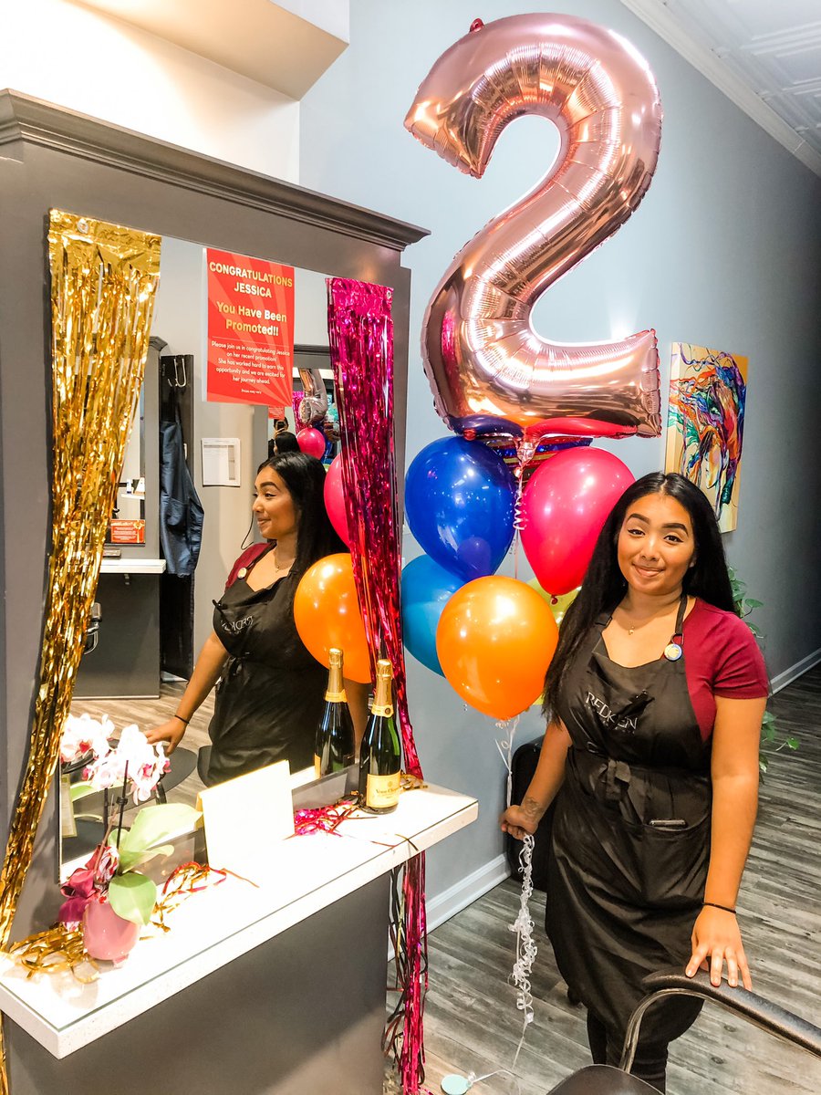 SalonSpecialFX's tweet image. Congratulations to Jessica she has been promoted!! She should be very proud of herself💞
.
.
.
#specialfxsalonsanjose #leveljump #promotion #funatwork #lovewhatwedo #blessed #summit