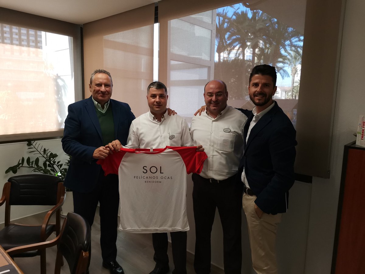 Los ojeadores de <a href="/_SolPelicanos/">Sol Pelicanos Ocas</a>  no descansan y para empezar el mes del amor con pasión incorporan 3 fichajes estrella. Enhorabuena y a seguir trabajando por la excelencia <a href="/MeliaCareers/">𝗠𝗲𝗹𝗶𝗮 𝗖𝗮𝗿𝗲𝗲𝗿𝘀</a> <a href="/MeliaHotelsInt/">Meliá Hotels International</a>