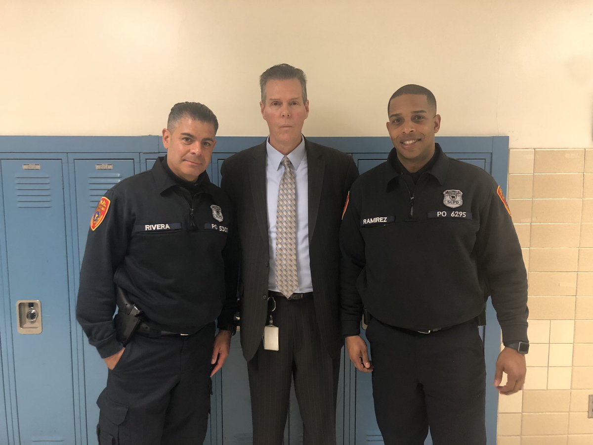 SCPD3rdPrecinct's tweet photo. Thank you to Bay Shore High School for inviting us to their Black History Month Workshops. #BlackHistoryMonth #scpdinthecommunity https://t.co/PbPTncdCFA