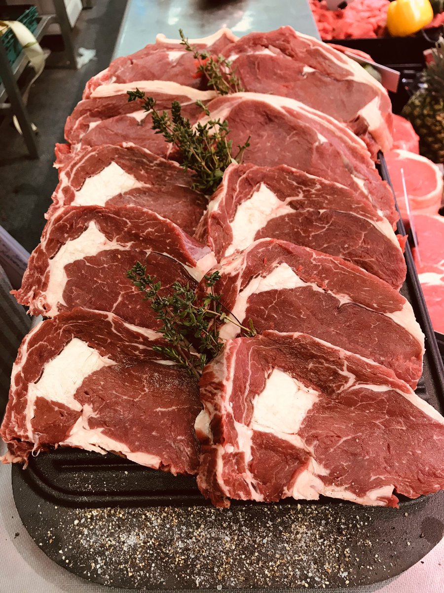 Rib Eye and Striploin Steak 33% off tomorrow <a href="/quishs260/">Quishs SuperValu</a> <a href="/SuperValuIRL/">SuperValu Ireland</a> #steaksale #irish #quality #beef