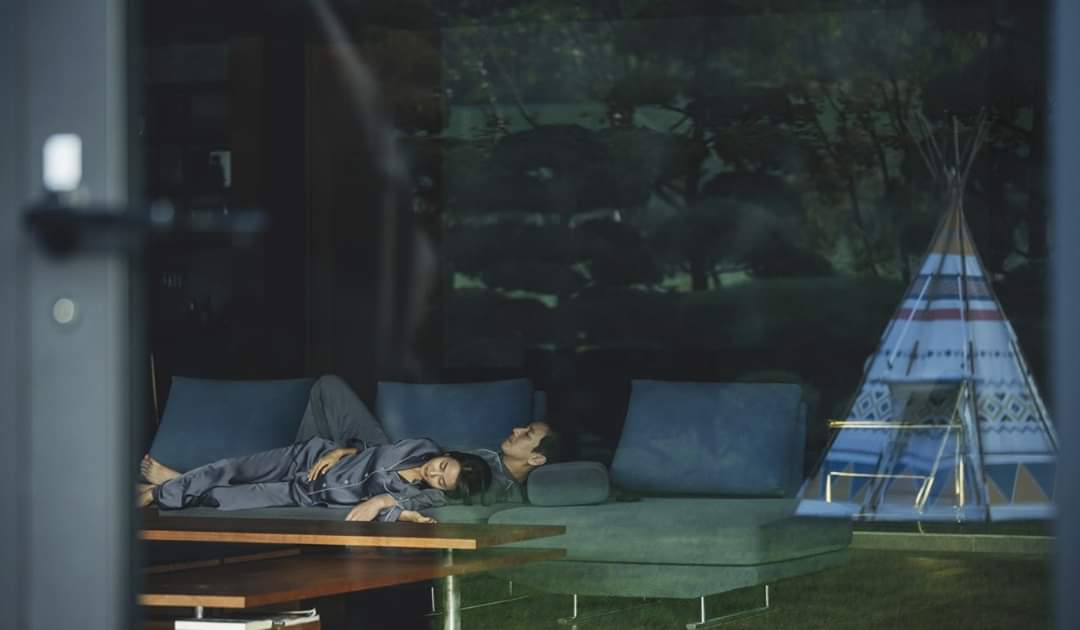 InsideWright's tweet photo. "Parasite" is competing for six Oscars at the 92nd Academy Awards this Sunday, and for today’s #FabulousFindFriday there’s no better find than this #Pradosofa that you see on the screenshot. https://t.co/ErJTvFltWU