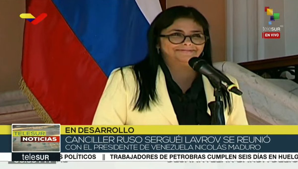 <a href="/NicolasMaduro/">Nicolás Maduro</a> <a href="/DrodriguezVen/">Delcy Rodríguez</a> <a href="/jaarreaza/">Jorge Arreaza M</a> #ENVIVO |  <a href="/DrodriguezVen/">Delcy Rodríguez</a> también agradece al canciller sobre los mensajes que serán enviados al presidente de Rusia, Vladímir Putin

  👉 bit.ly/teleSUR