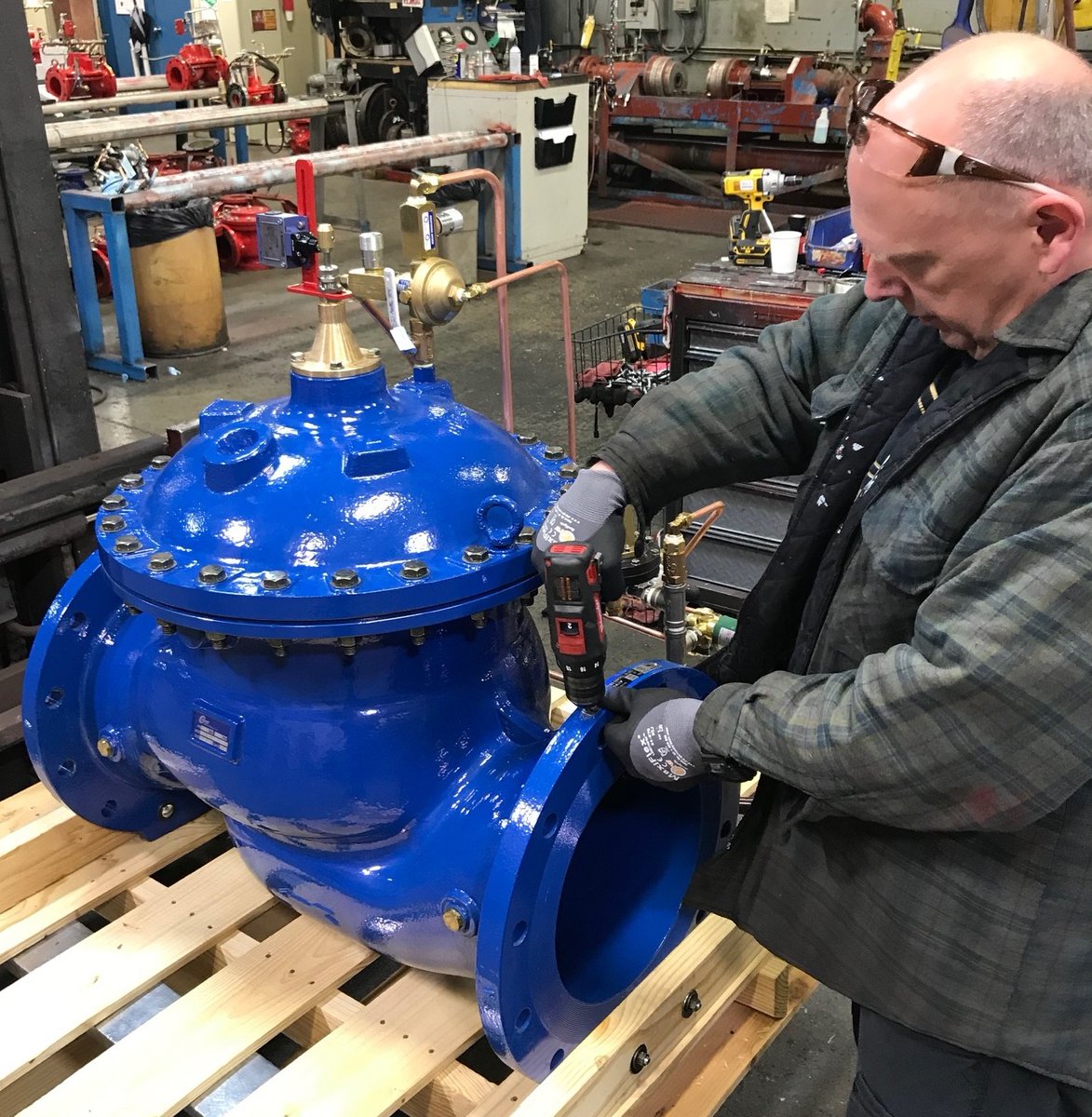 OCVControlValve's tweet image. How are you spending your Friday??? We're putting the finishing touches on #OCV's #Dorot Series 300, 12" Altitude Valve w/ Solenoid Override. This will be installed on a water tower, performing #WaterLevelControl at an East Coast Municipality.
#ControlValves #Waterworks #Fridays