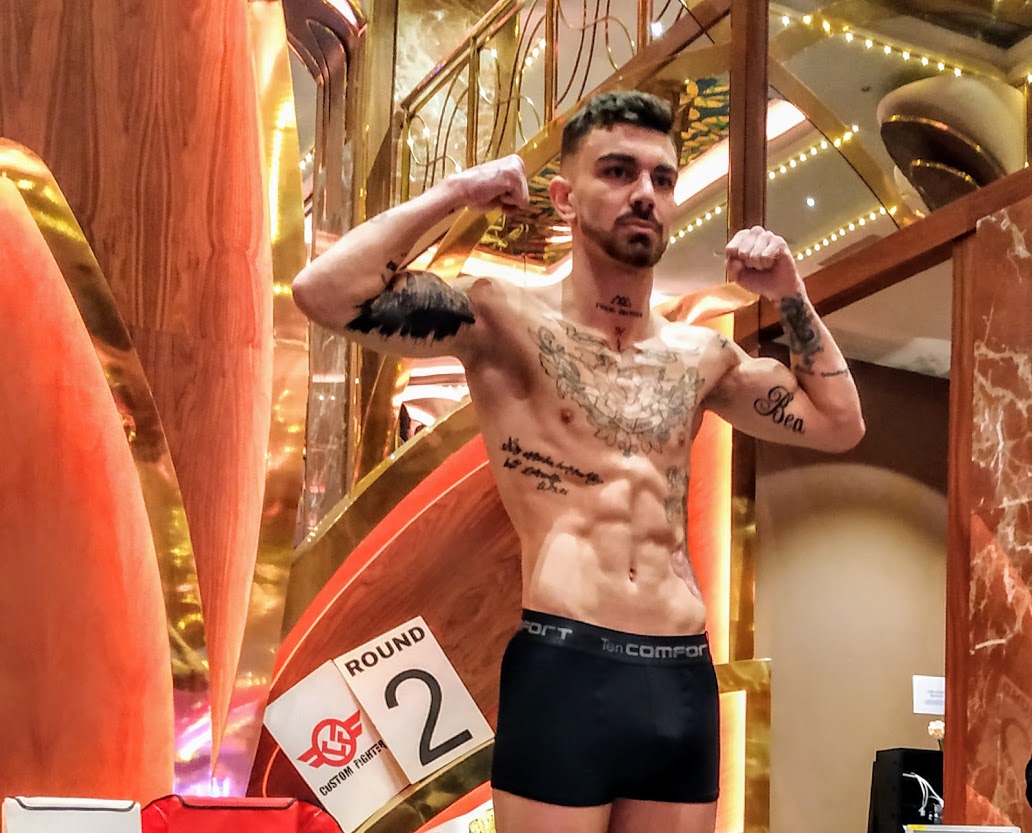 EuskoBox's tweet photo. Pesaje del #K1SLAM en @CasinoBilbao
#Boxeo
Arístides Pérez 63.1
Jon Fernández 63.5
Límite 63.5
Jon Jader 69.7
Kelly Figueroa 69. 8
Límite 70
Fran Mendoza 53.9
Félix García 54.95
Mañana sábado 8 febrero en el Pabellón de La Casilla #K1 #MuayThai #K1 https://t.co/4DmVBmxupw