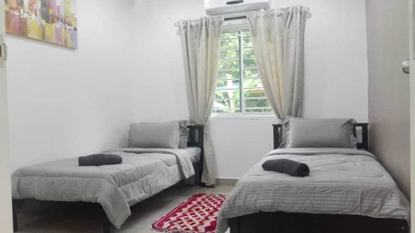 SweetHutholiday's tweet photo. Stay near to interesting places like KLIA Sepang, Chow Kit, KLCC, KL Tower and more! Book the best stays at Kuala Lumpur with us at @SweetHutholiday  now!

#KLTower #CuticutiMalaysia #MalaysiaTravel #KLHomestays #SelangorHomestays https://t.co/mUWivFA7wE