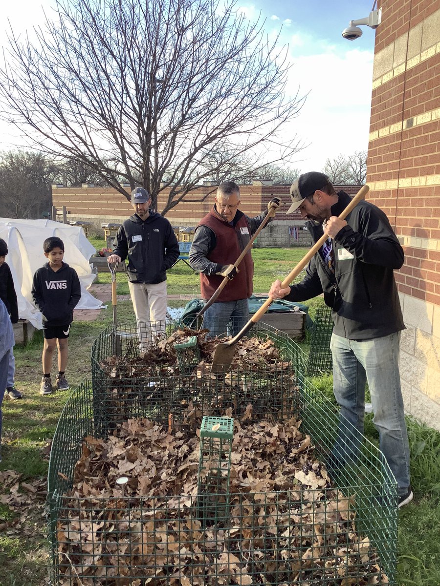 Awilkdce's tweet image. @DCEtrailblazers Trail Days Garden Club getting all the do’s and dont’s from Master Gardener Larry Thompson about composting. Getting a little help from our @DCEPTO Dad’s Club as well. It’s serious business. @kstruckDCE @BrownDCE