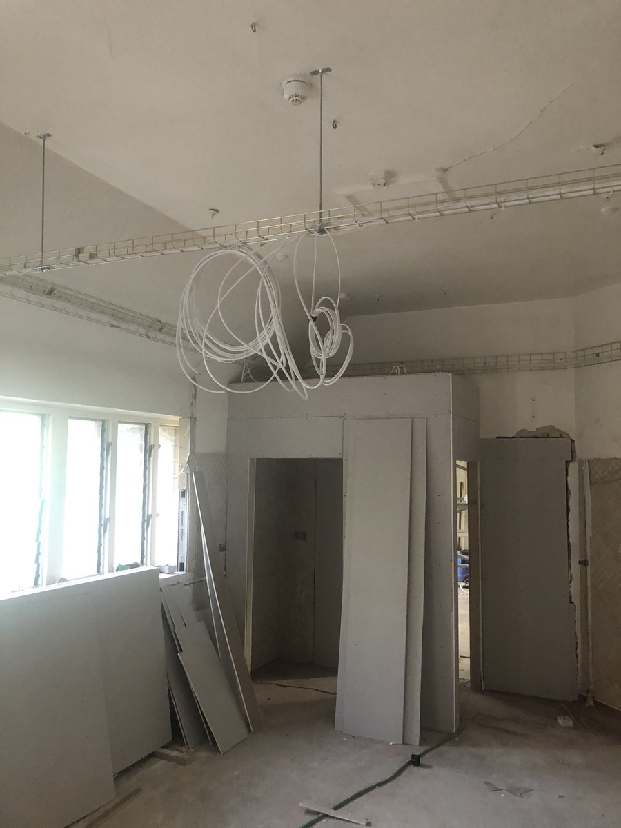 Weekly update number 5: The arches have gone and we still have a big hole in ceiling. Windows in the main lounge have been taken out and ready to be heightened! And electrics are being plumbed in #wsgc #refurb #buildingsite #openplan #busy #project