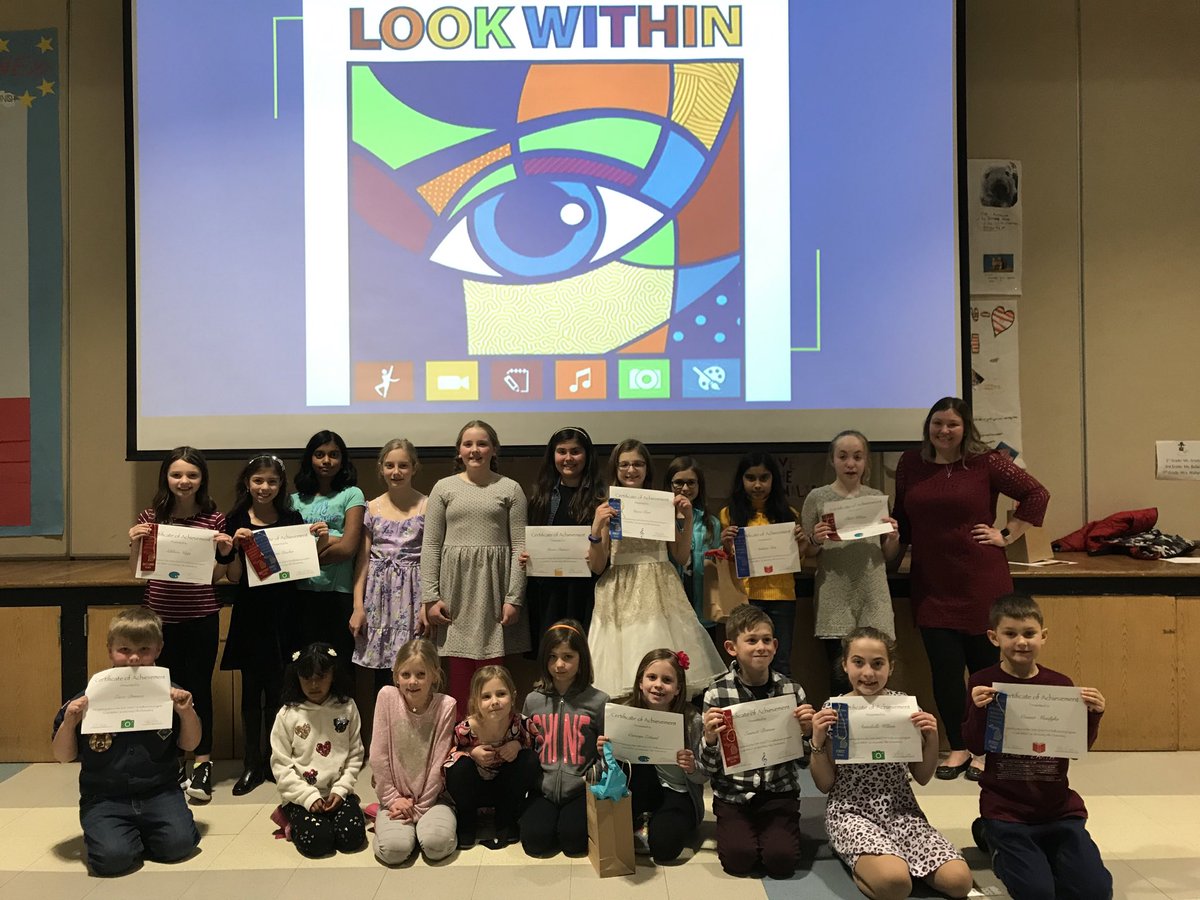 AmyGrande14's tweet photo. University Hills Eagles shine as they “Look Within.” #Reflections #RCSPride https://t.co/gQA4Ipi1EJ