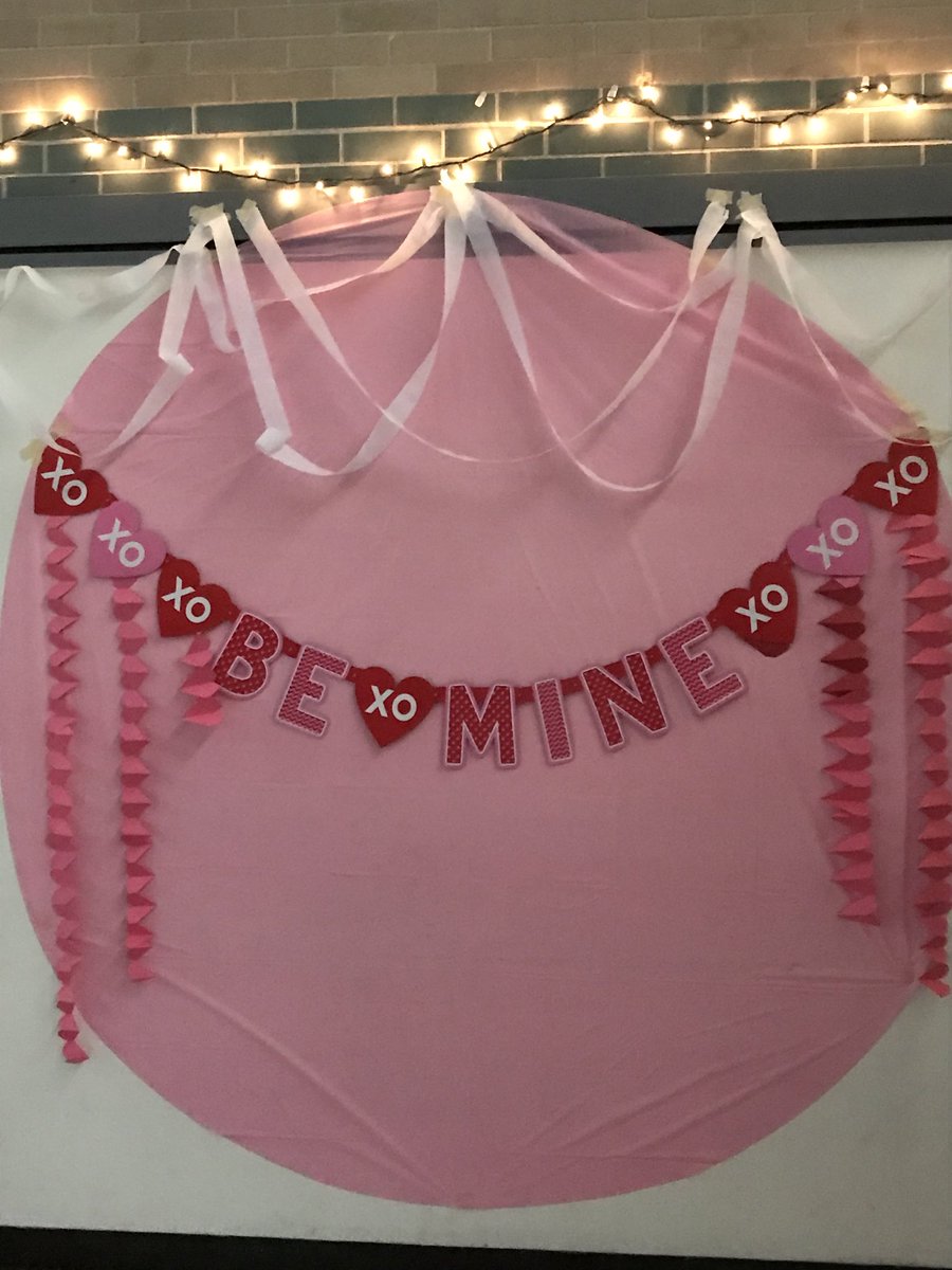 DohertyMiddle's tweet image. Fun Friday at DMS social!