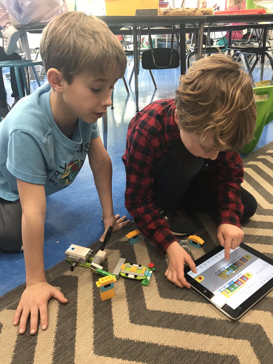 LeahMitchell81's tweet photo. Learning about solid materials  and what makes a tower stable.... @Lego helps put it all together with programming a simulator to figure out which building is most stable during an earthquake! #computationalthinking https://t.co/TVERazcml4
