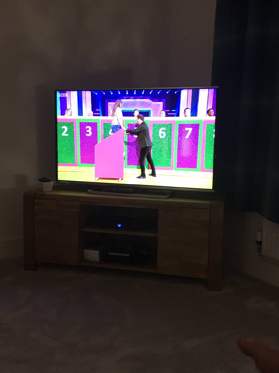lesleyburrell's tweet photo. Loving the stairs of destiny ๐. #blockbusters #crackerjack #samandmark @samandmarktv https://t.co/Us2N7qPNJT