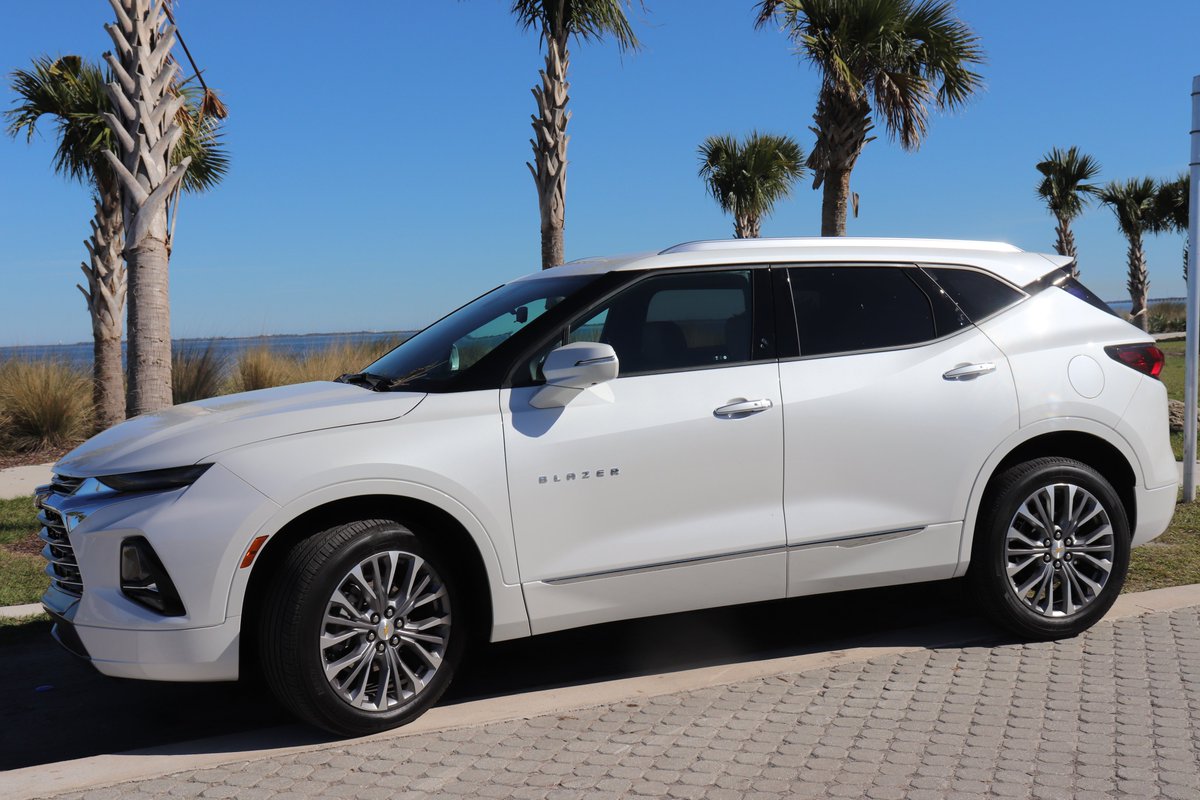 MultiMave's tweet photo. We had the opportunity to try out the new 2020 Chevrolet Blazer, and I have to say we loved it!! Super comfy and great for date days as you cal tell lol! @chevrolet  #chevypartner #blazer #cars #suvs https://t.co/8YUNBZT89l