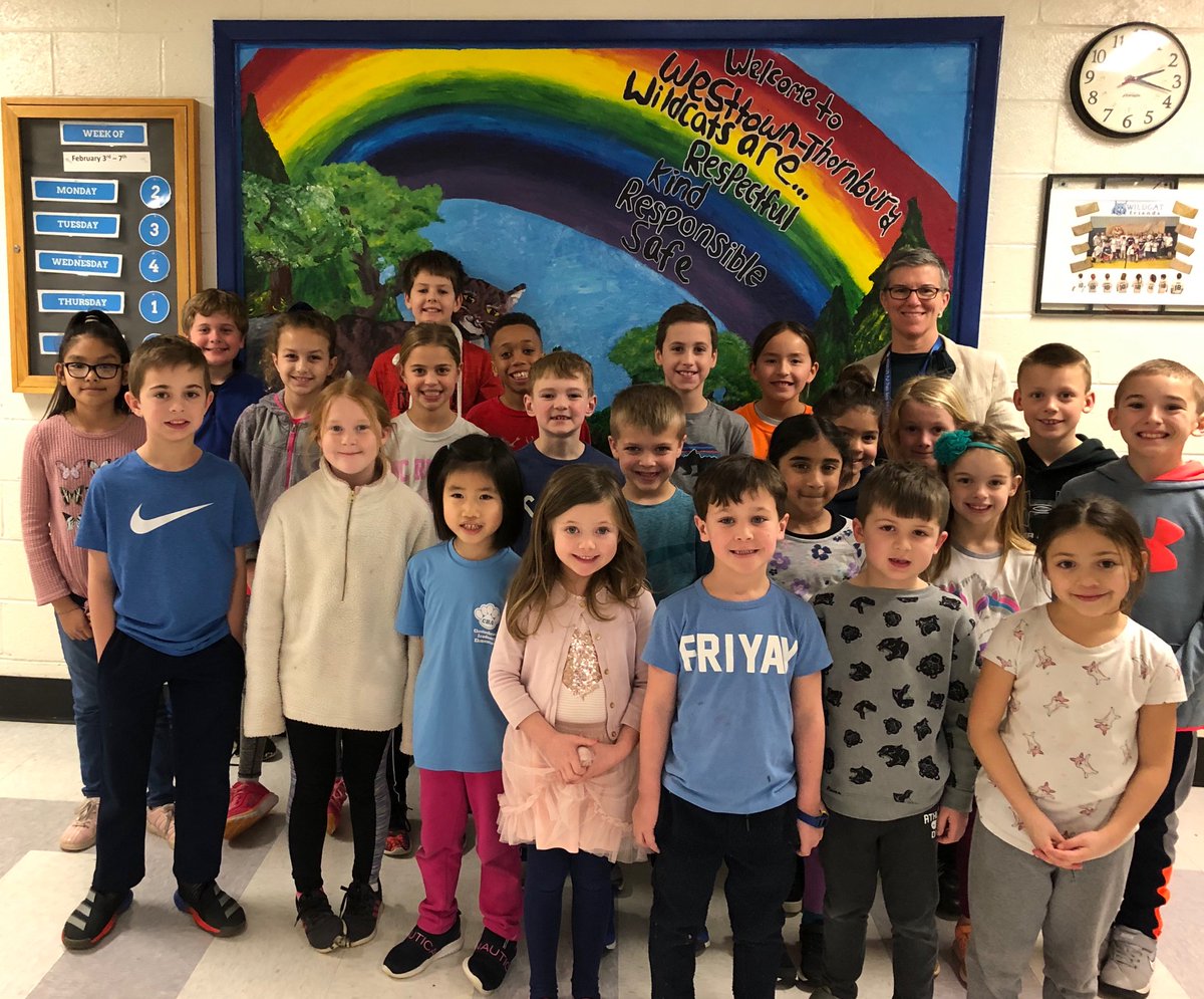 WTE750's tweet photo. Getting to celebrate a new set of #PowerPaw winners is a great way to end the week! #BestPawsForward #teamWTE @WTEPTO https://t.co/3Ipk2mazhx