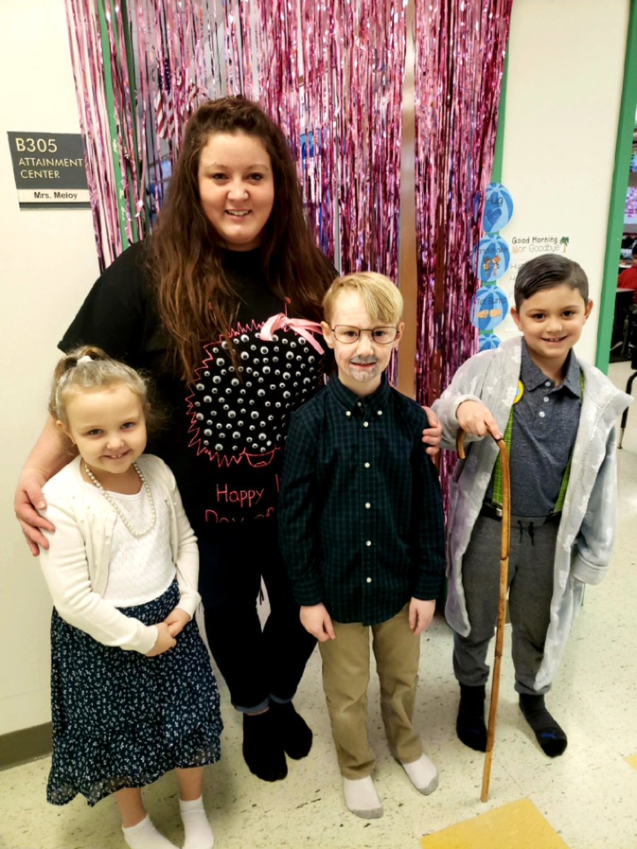 STEMtasticTeach's tweet photo. Today's the 100th Day of School! @CESMiniCougars #MPCS https://t.co/2KcsnJtVFN