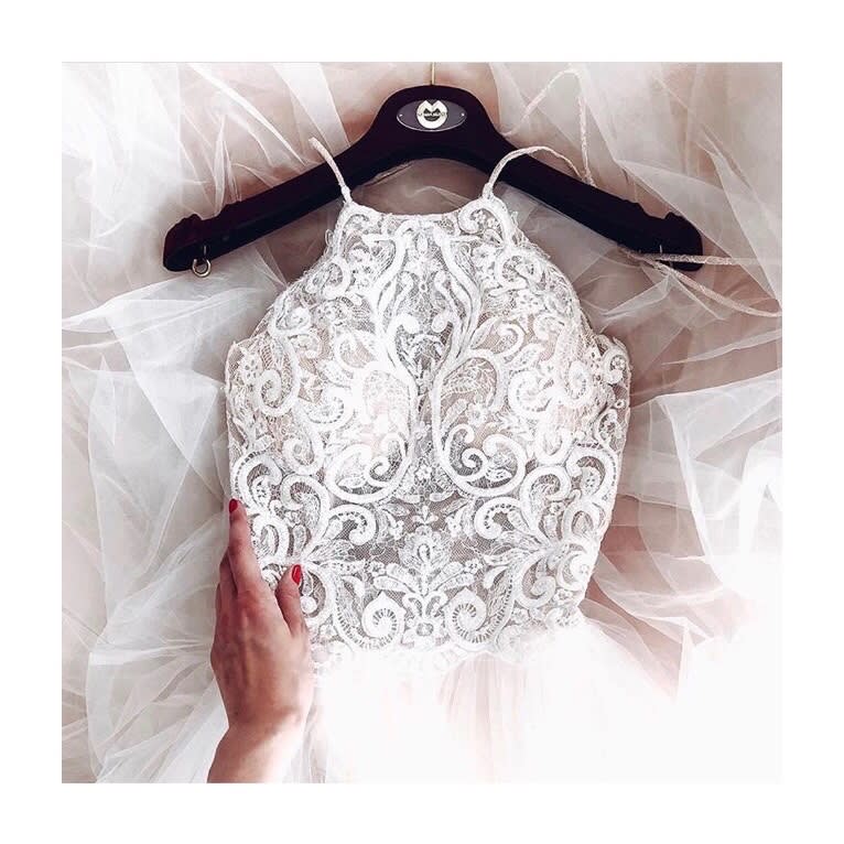 How does everyone feel about halter neck bridal dresses? They’re not everyone’s cup of ☕️, so let us know what you think 💭 
#weddinginspiration #wedding #bridetobe #bridetobe2020 #sayyestothedress