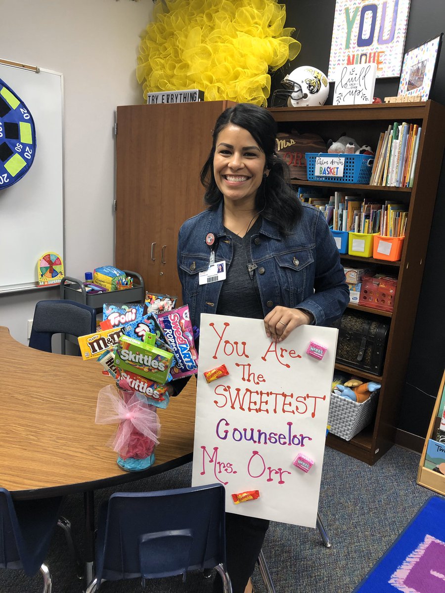 87emma2435's tweet photo. Felt so much love this week! So lucky to work at such a thoughtful and caring school! @RiceCISD #NSCW2020 https://t.co/GUwqXMFDtq