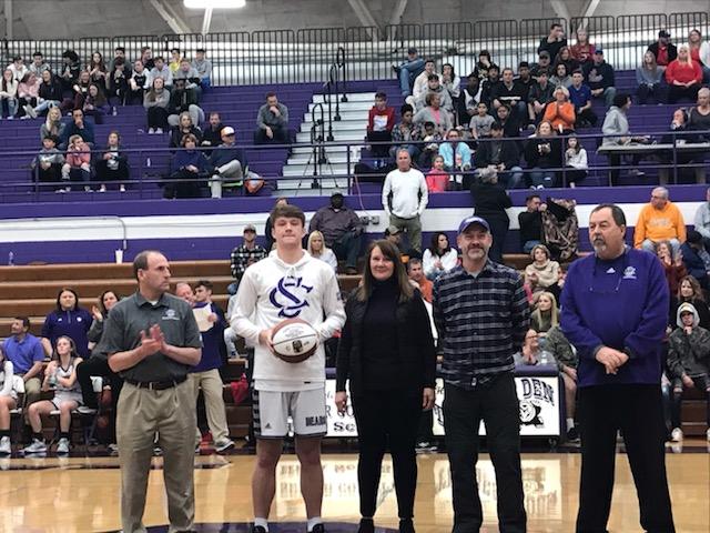 mtn_sports's tweet image. Also tonight, @CamdenMcElhaney received his 1000 career point commemorative basketball @Tnprephoops @tnmilesplit @5StarPreps