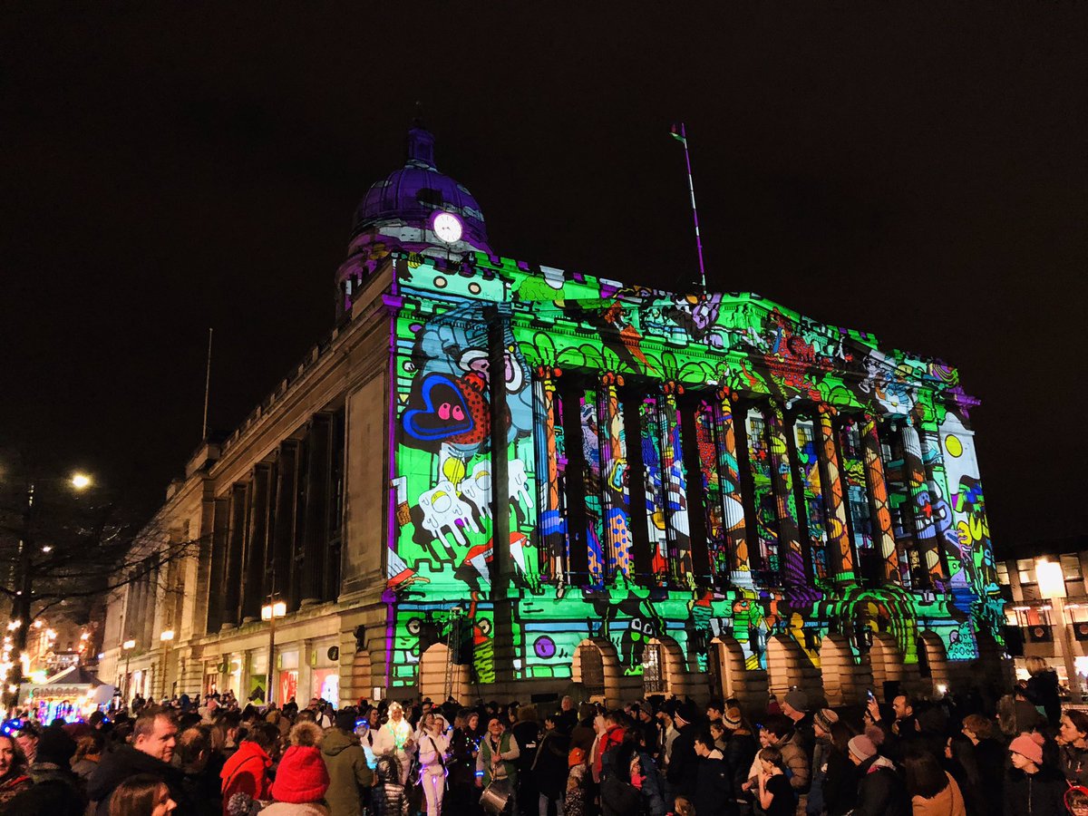 Evening walk tonight #NottinghamLightNight  
Great projections onto Council House.