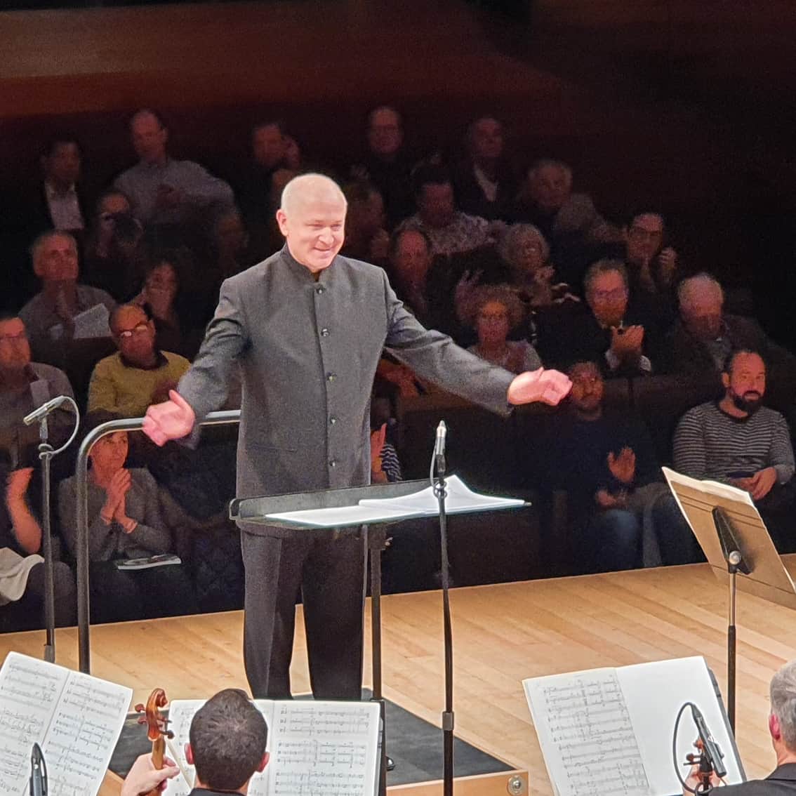 helene_mahln's tweet photo. Bravo @nationaldefce conducted by #sirgeorgebenjamin #georgebenjamin with pianists @atharaud and @vbenellimosell for the 1st #concert of @PresencesRadio #presences2020 ! So great https://t.co/qve6krchTv new #creations by #pesson #abrahamsen #sinnhuber
📷 @helene_mahln https://t.co/wzxUA1Hq8p