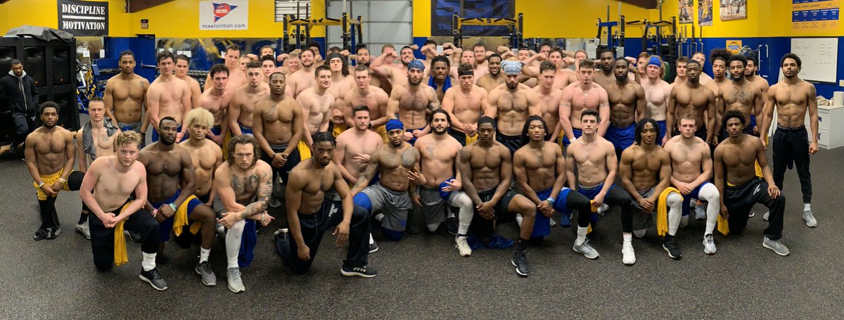 NO SHIRT FRIDAY at Morehead State. Those core exercises are working @mjrhodes2