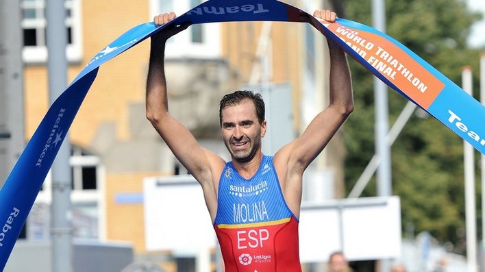 AntonioRomanJ's tweet photo. 👏🏽🔝 Mi más sincera enhorabuena a @danimoli2 por la Medalla de Oro al Mérito Deportivo de Castilla-La Mancha, y a Miriam Martínez y Forsido Tabernero por sus respectivas Medallas de Bronce.
🏆 #Guadalajara se siente muy orgullosa de sus deportistas. #ConElDeporteBase https://t.co/RU7CixLFB6
