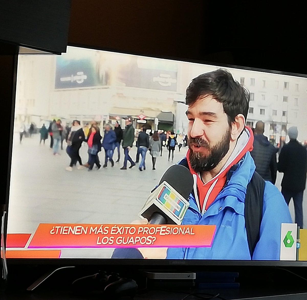 nai2711's tweet photo. @zapeandola6 @DaniMateoAgain Mi novio y el chico de la calle, da mal rollo el parecido.. https://t.co/wUhEXvaUAh