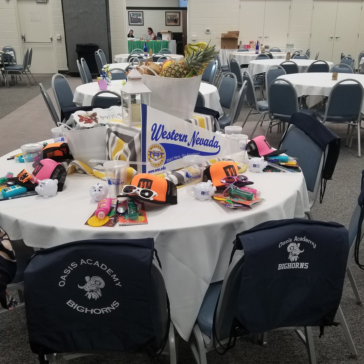 WNCFallon's tweet photo. We are ready for the Fallon Chamber Dinner tonight! #FallonChamber #IamWNC #oasisacademy #luaufun https://t.co/Zskjg4WXXl