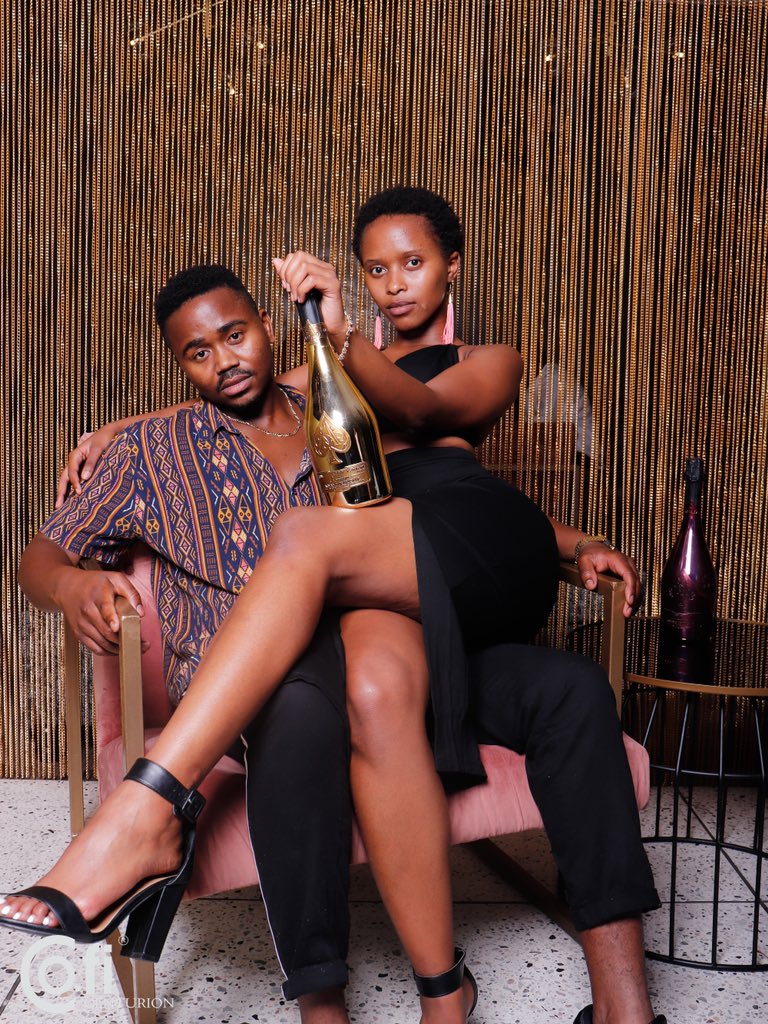 Cofi_Centurion's tweet photo. #SeenAtCofi 🔥

#CofiCenturion #CofiEatchillate #Cofi #CatchTheVibe #Music #2020 #BoldAndBoujee #EatchillateFridays #UrbanLifestyleSundays https://t.co/0eTy8lIkf4