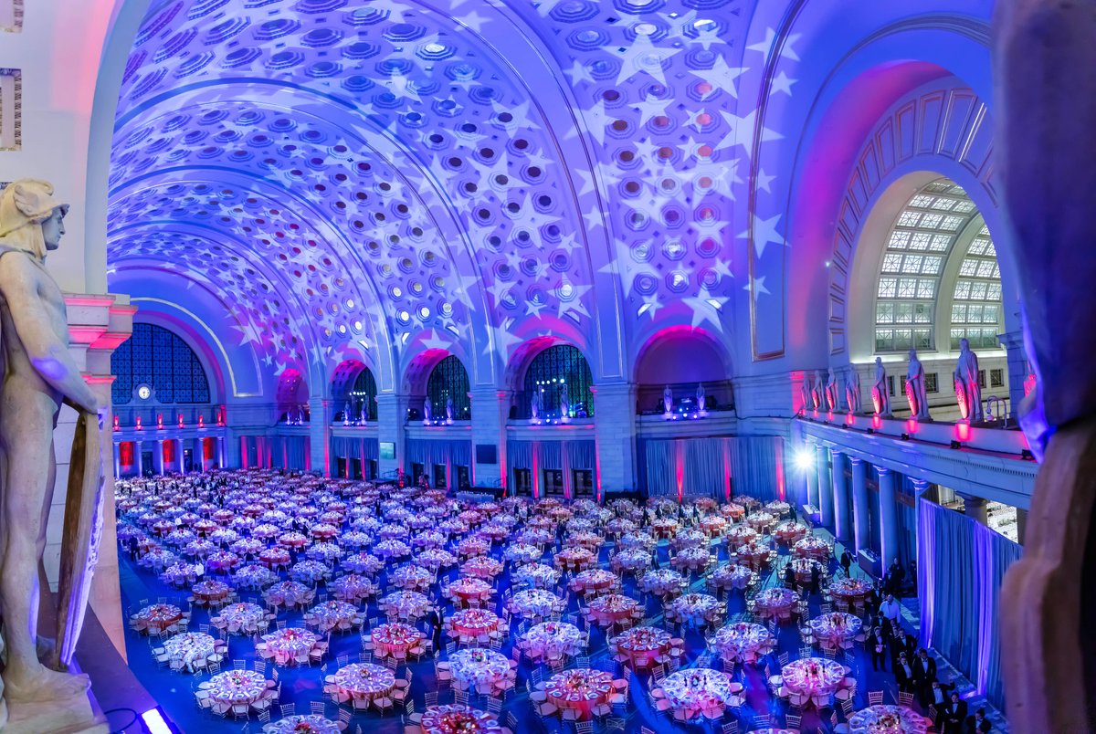 PixelmeStudio's tweet photo. “Only in the darkness can you see the stars.” -Martin Luther King Jr.
#dcevents #pixelmestudio #visitdc #highendphotography #celebrity #photoshoot #greatdecor #events #design #washingtondc #foodart #eventlife #eventplanner #instagood #dceventsites #photography #eventlife #bizbash https://t.co/wRLeAH63WF