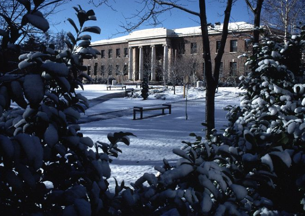 unevadareno's tweet photo. #FlashbackPack to the Thompson Building after a snowstorm in the winter of 2000! It looks a lot different today on this warm winter afternoon.☀️ https://t.co/QaFcMWfl24