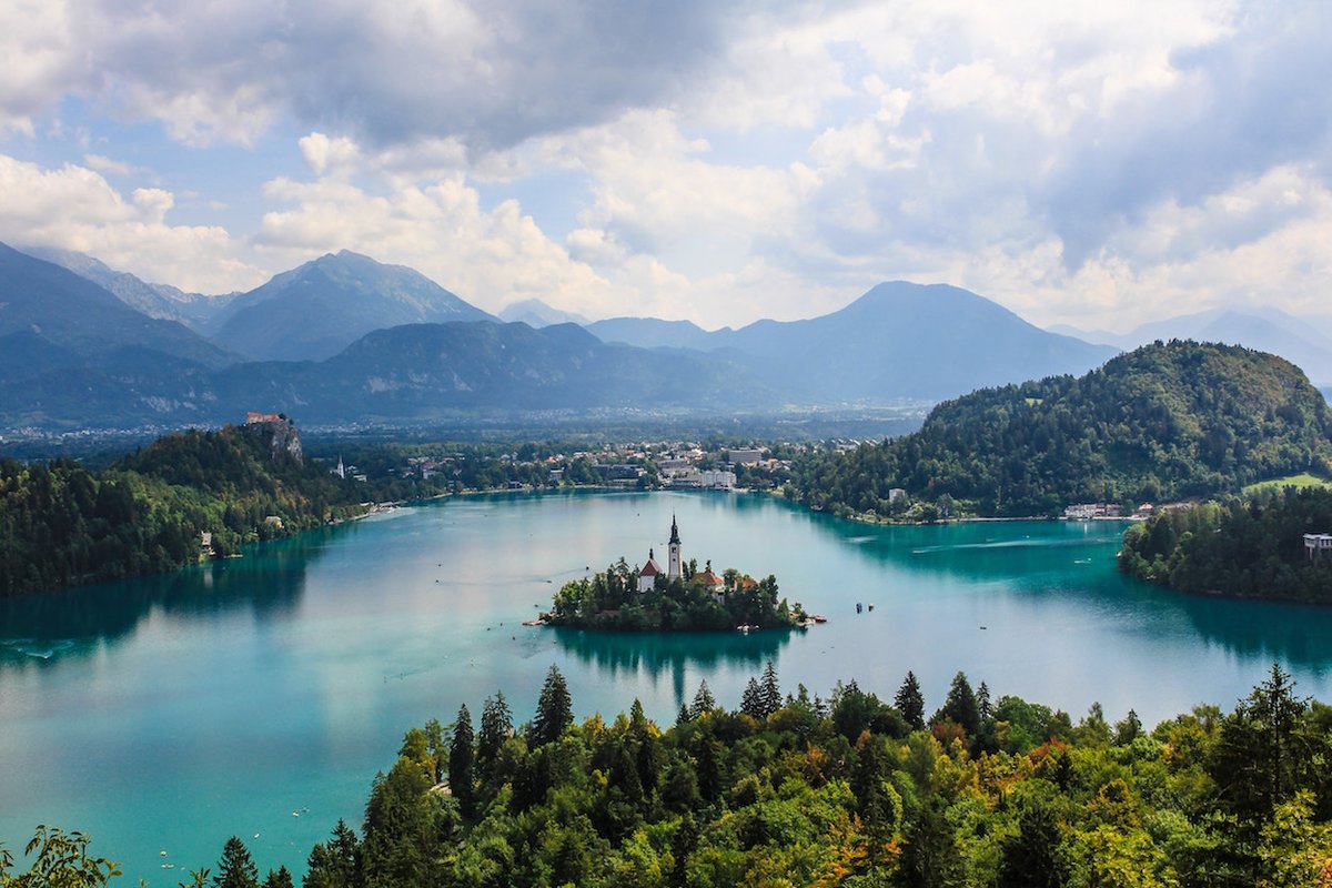 Our Featured Honeymoon Registry of the Month: Anne &amp; Bobby go sailing on the Adriatic Sea, stay in a treehouse hotel, and enjoy a romantic dinner at a castle during their amazing Slovenia honeymoon. bit.ly/371udoY