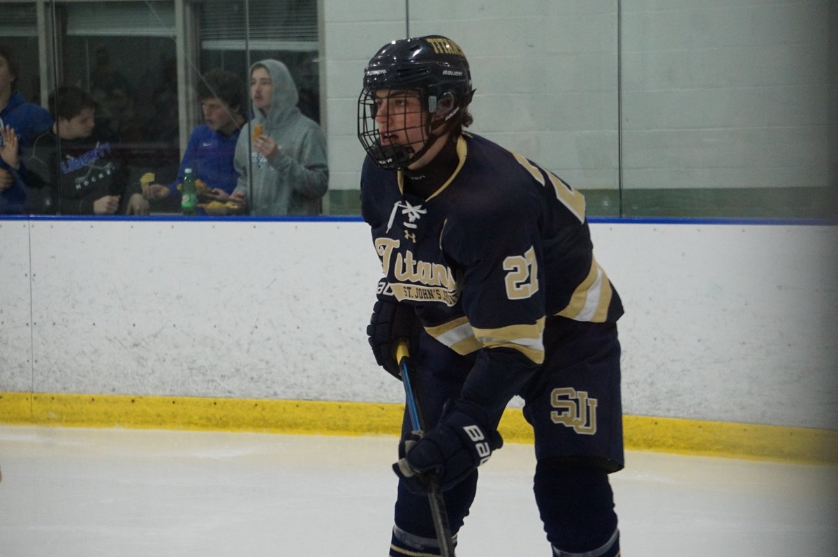 sjjhockeysquad's tweet photo. St. John’s Jesuit hockey celebrates its seniors:
#27 D Ricky Scheich
Alternate Captain; interests include baseball and skiing; plans to attend Michigan State Univ. and study Political Science
#GoTitans #AMDG https://t.co/AhQciBaDP5