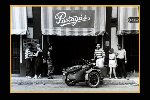 MStreetPhoto's tweet image. Time traveling just to get my favorite cigar and to walk where Hemingway walked, and to breath the world that nurtured him.  #hemingway #blackandwhite photography #portraits ift.tt/2ukFUKe