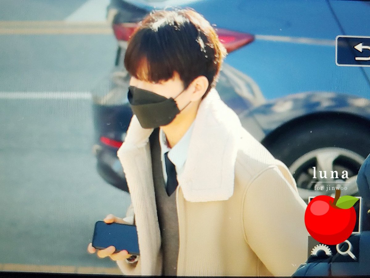 GHOST9Brasil_'s tweet photo. 📷 | [#PREVIEW] 06.02.20 - Jinwoo chegando para a sua formatura.

cr. nas fotos
#LeeJinwoo #이진우 #Maroo #TEENTEEN #VERYONTOP #틴틴 https://t.co/v4v5KkJEk1