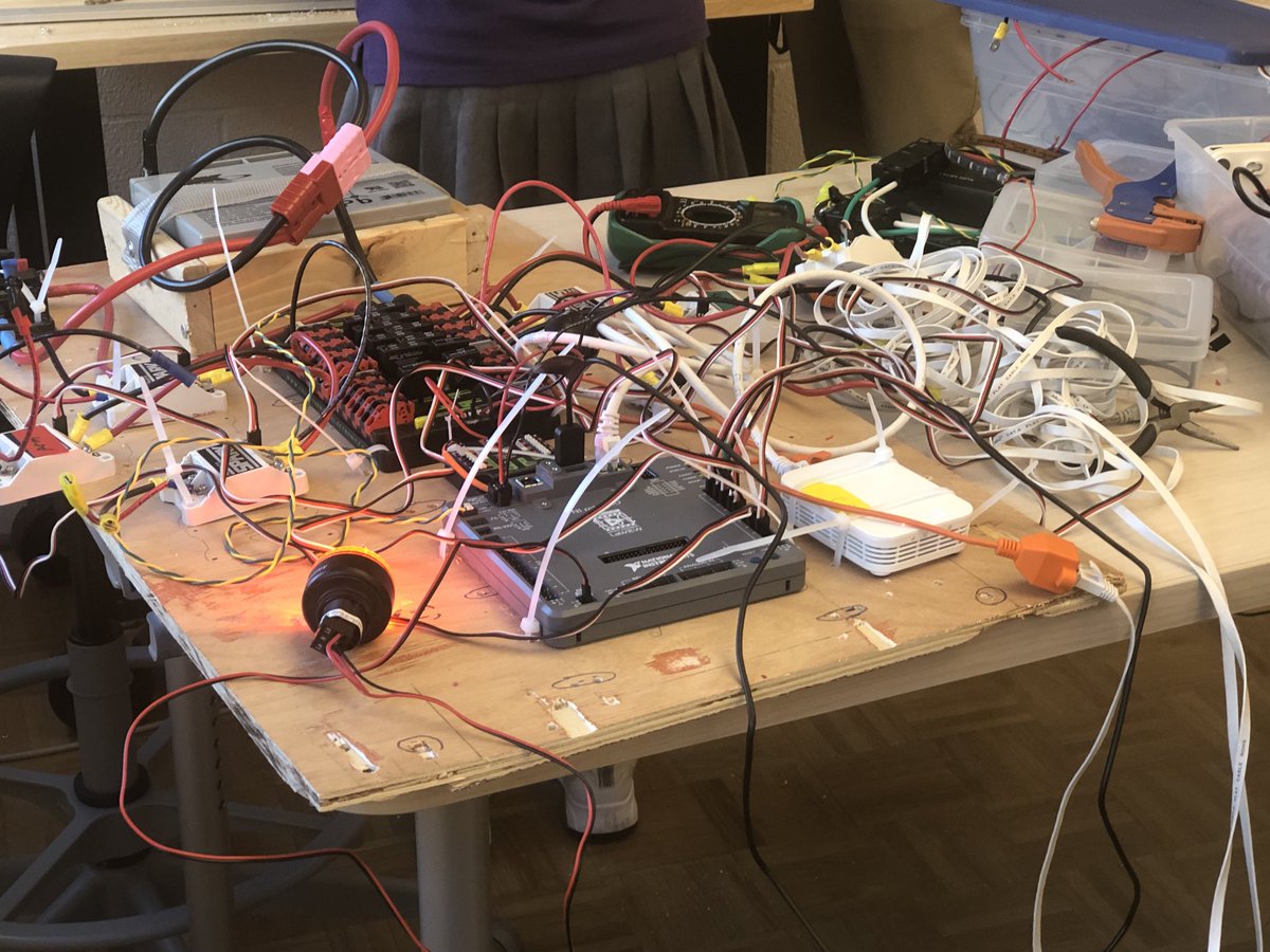 simonschooling's tweet image. Lots is happening with @team6584 in the engineering lab! They’ve been busy for the past few weeks but I love watching the pieces coming together. #EmpoweredGirls #FIRST #AHCScience #morethanjustrobots
