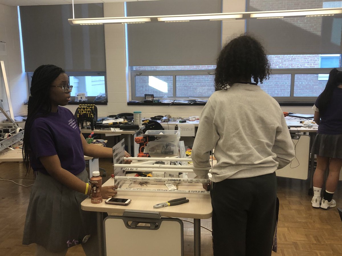 simonschooling's tweet image. Lots is happening with @team6584 in the engineering lab! They’ve been busy for the past few weeks but I love watching the pieces coming together. #EmpoweredGirls #FIRST #AHCScience #morethanjustrobots