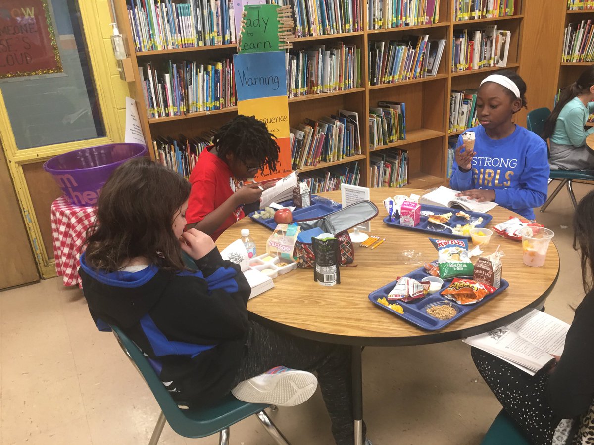 Harry Potter Book Club at breakfast and lunch today...Scholars made quill pencils, discussed box questions and shared food.  So excited to see their enthusiasm!
#read2us🐊
⁦<a href="/kespinoza227/">Krista Espinoza</a>⁩