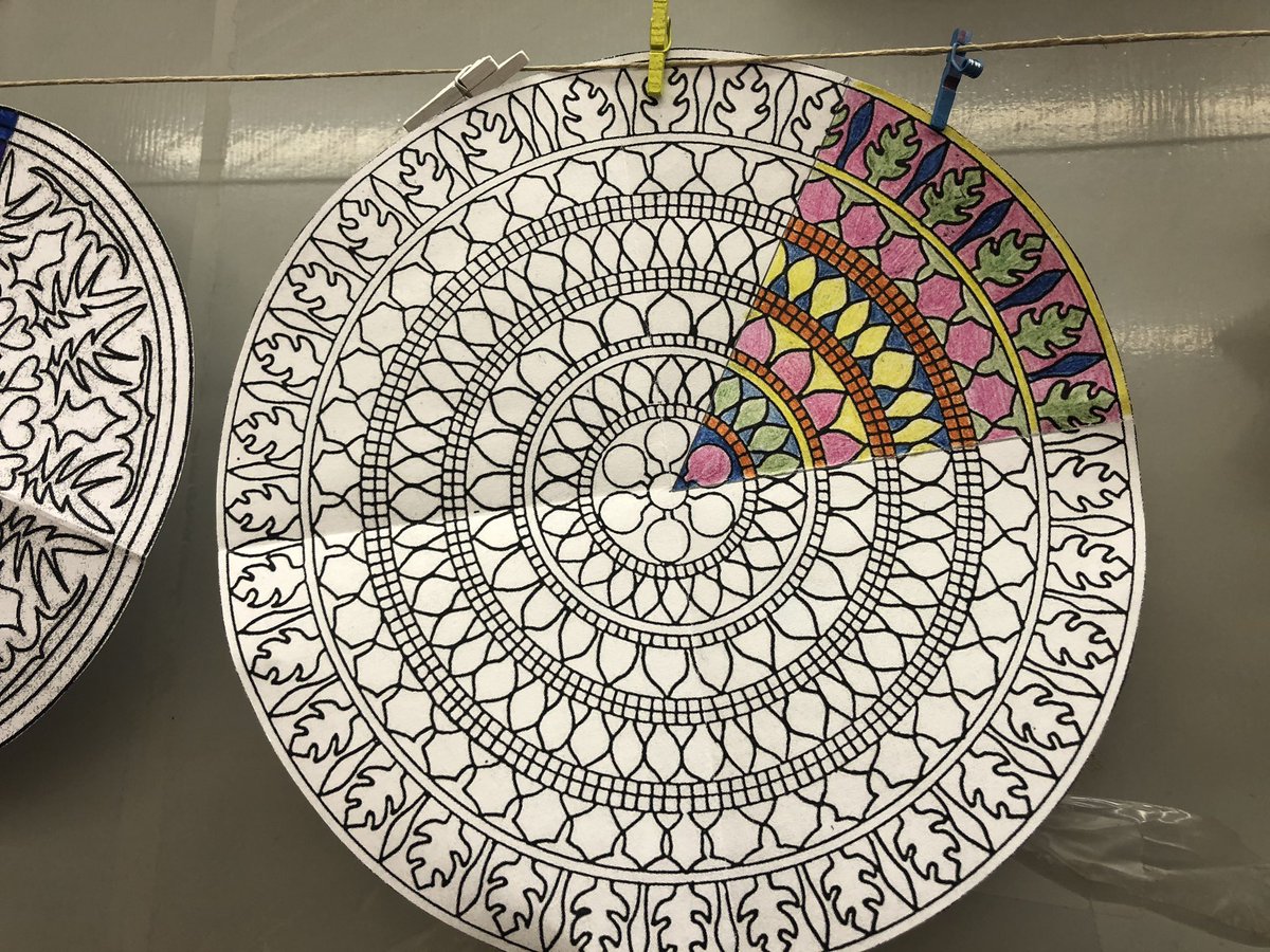 BloomtasticMath's tweet photo. Precalc kids defined 1 radian using positive and negative space. #iluvmath #iluvart @mathequalslove https://t.co/SWDBrd6DAd