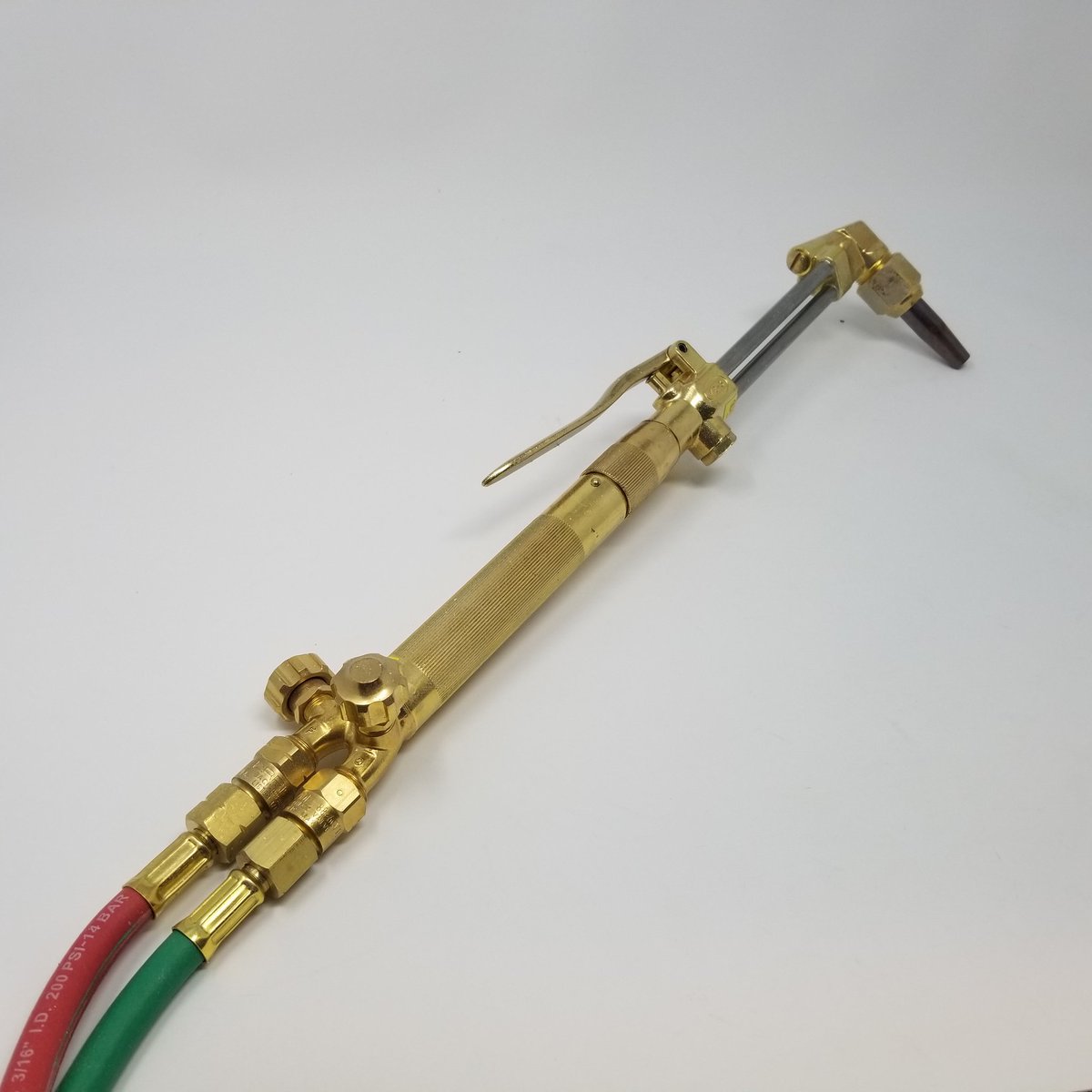 TopGunPawn's tweet image. 👨🏼‍🏭 Additional UL listed welding torch by #FlameTech ($29.99). #Kobalt auto darkening variable shade Welding Helmet in hydrographic ⚡ lightening design ($99.99), model WH-801. 😎👍 #welding #torchlife #DIY #fabrication #metalworks #weldernation
•
#dirtyhandscleanmoney 👏🏽💵