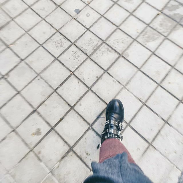 #Febrerosinedulcorantes
7/29
.
M O V I M I E N T O
.
.
Ir y venir.
Subir y bajar.
Entrar y salir.
.
La vida es movimiento. Tanto, que a veces una se marea y piensa: ¿Pero por qué no paro un poquito?
No sé si es algo de nuestra generación, que con las red… ift.tt/2St6E31