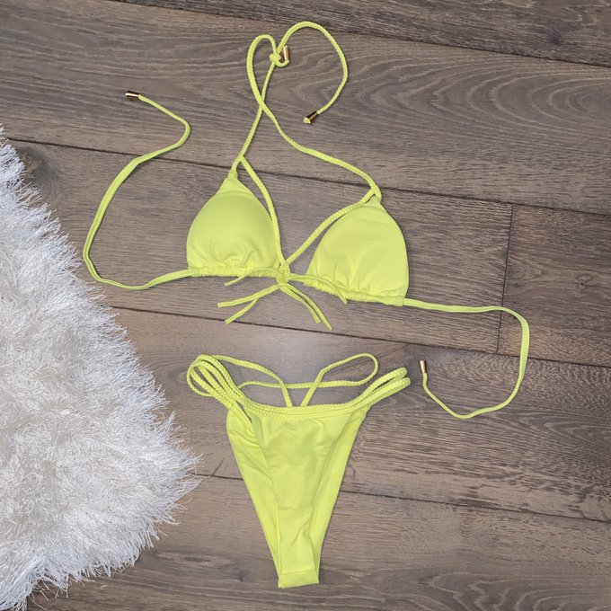 Posted more bikinis on my Poshmark✨ https://t.co/U1XYBMIQUX https://t.co/WjDdJX7Y4N