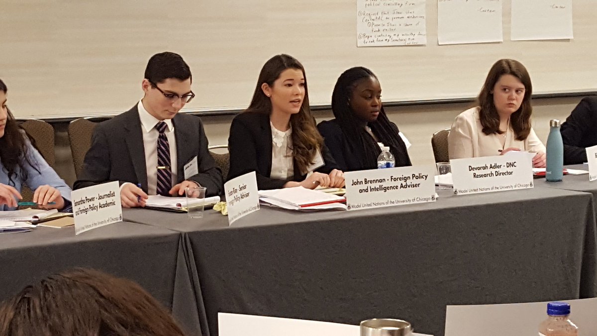 mskaz111's tweet photo. Debate and collaboration on working papers during Session 2 of @UChicago #MUNUC32 https://t.co/2DBl2vpSKe
