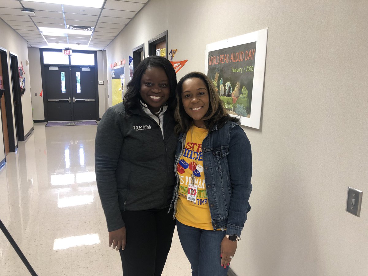 StephanieGVann's tweet photo. A few of my favorite moments from today’s #JagSwagWRAD Anytime spent with these women is a great time indeed! @drgoffney @Only1sheleah @FrancisES_AISD @Valonia_Walker @JonesECPKK_AISD @aldineisd https://t.co/YR0htQG62F