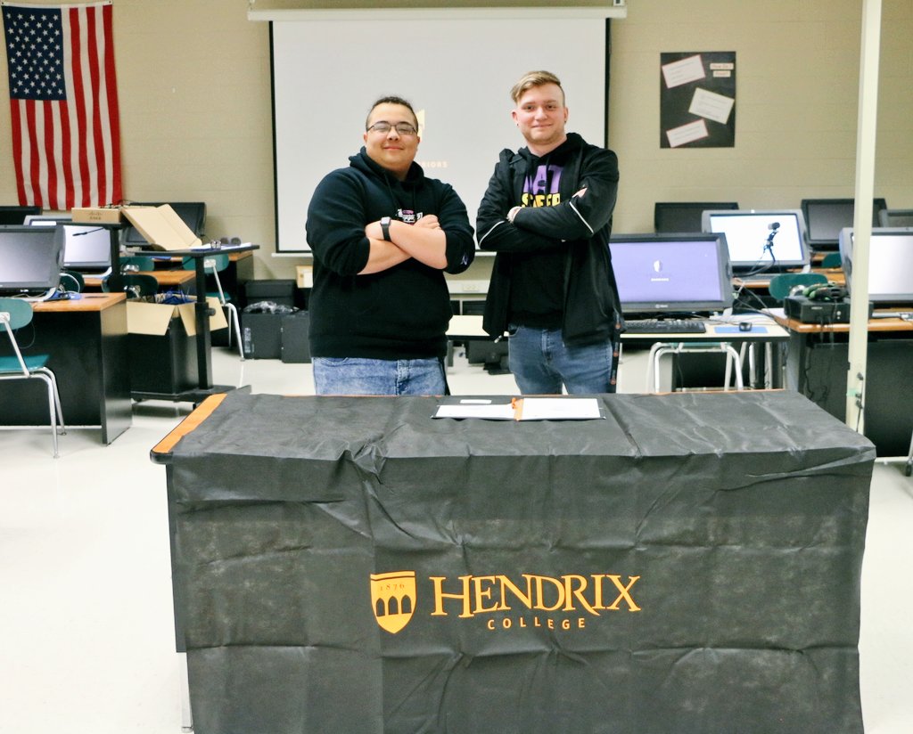 vbhsEsports's tweet image. @vbhsEsports and @VanBurenHS student Malcom Matlock signed the paperwork today to play for @HendrixEsports. This is the 1st signing for an esports player in Hendrix&apos;s history. Way to go Malcom, very proud. #esports #pointerpride #Warriors