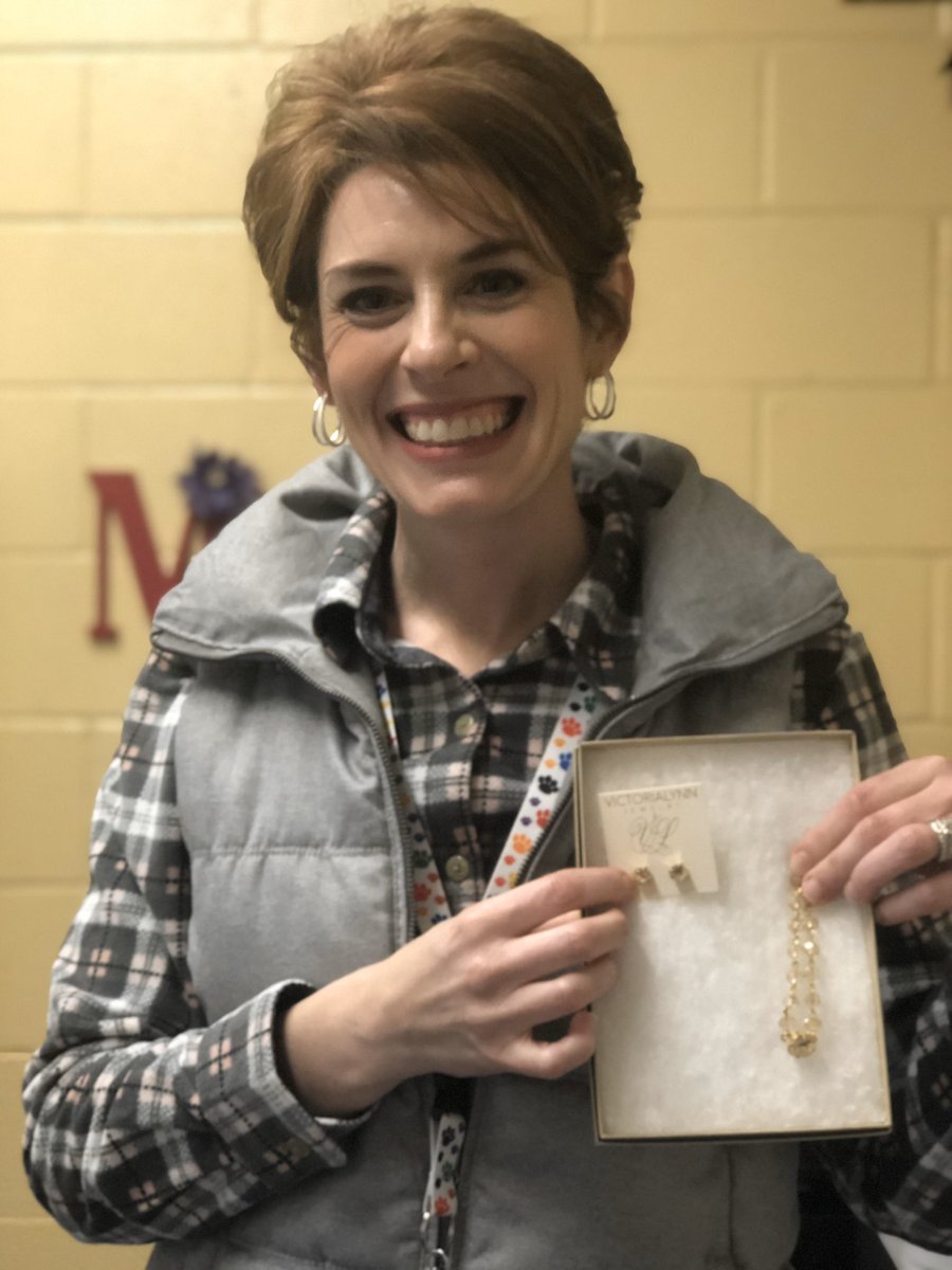 MUE3rd4th's tweet photo. Happy National Counselor’s Week to the best counselor in the land! Mrs. Regina Amason is the heartbeat of MES! We appreciate more than you can ever know! Thanks for giving your 100% best and keeping it positive everyday! https://t.co/uLgVrMtpec