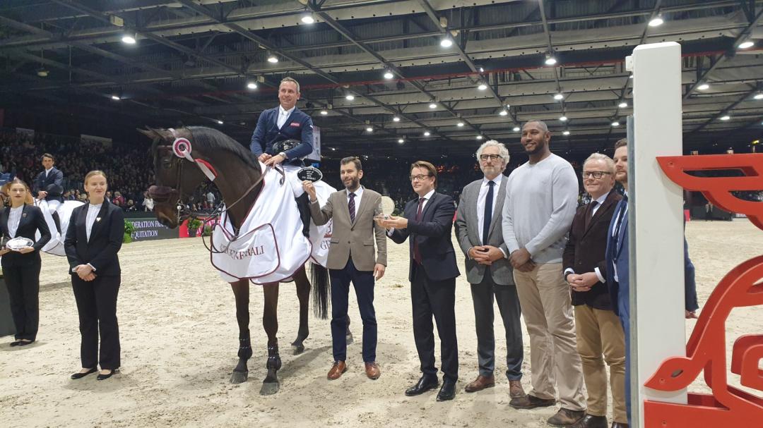 SylvieAdam3's tweet image. Remise des prix FFE #Generali CS15* au @JumpingBordeaux ! par @OlivierSamain @gdebarbeyrac @EquiGenerali @PhilippeVonrufs @generalifrance bravo aux cavaliers  et aux chevaux 🥰