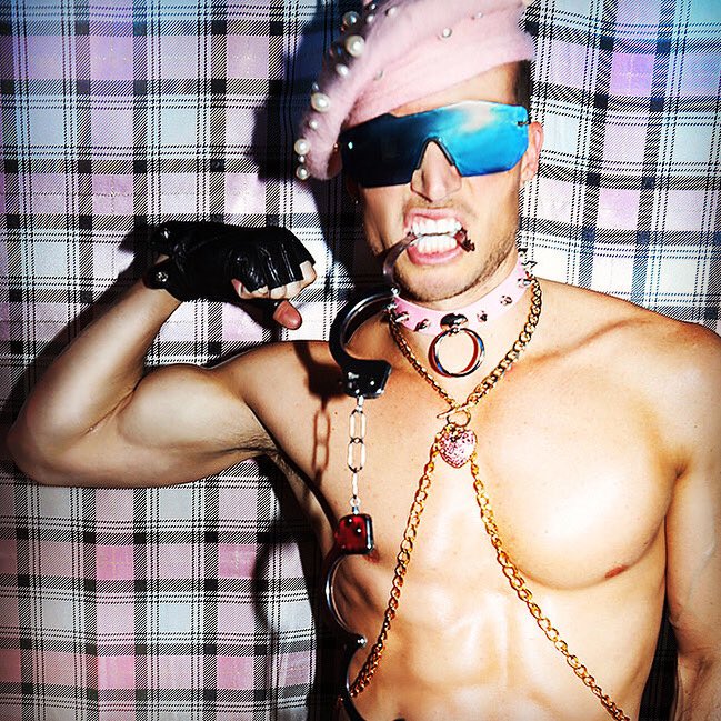 Your turn to wear the cuffs tonight ??? #sub #dom #top #bottom #kinky #marekrichard https://t.co/veO