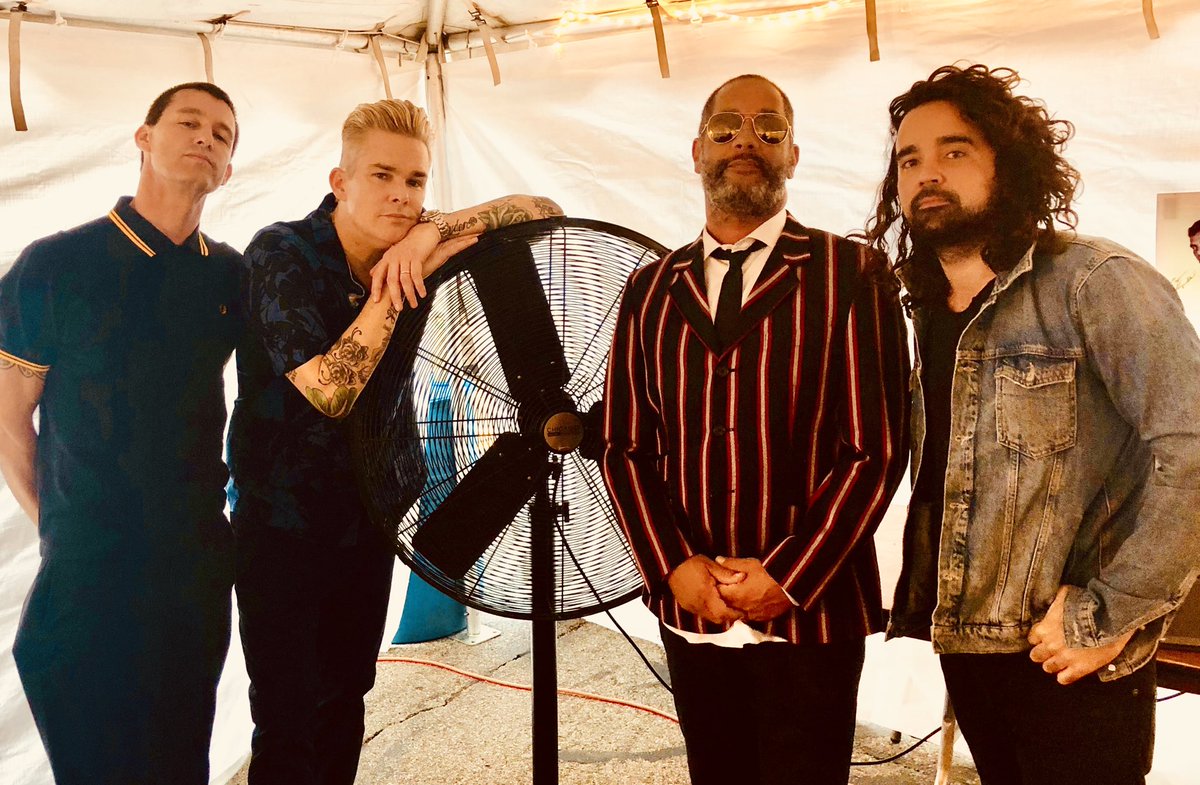 ButterworthDean's tweet photo. Sugar Ray live tonight at The Hardrock Casino in Atlantic City @mark_mcgrath #RodneySheppard @Kristianattard #DeanButterworth @TAMAofficial @PaisteNation @promarksticks @EvansDrumheads @HardRockHCAC @JHAudio
💚🥁🎶🤙🏼 https://t.co/H7ccuWkCdT