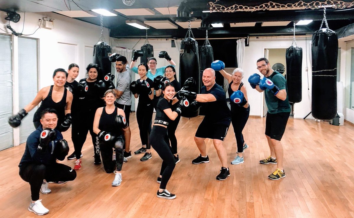 RDE learns boxing! 💪🏻 #FitnessFriday